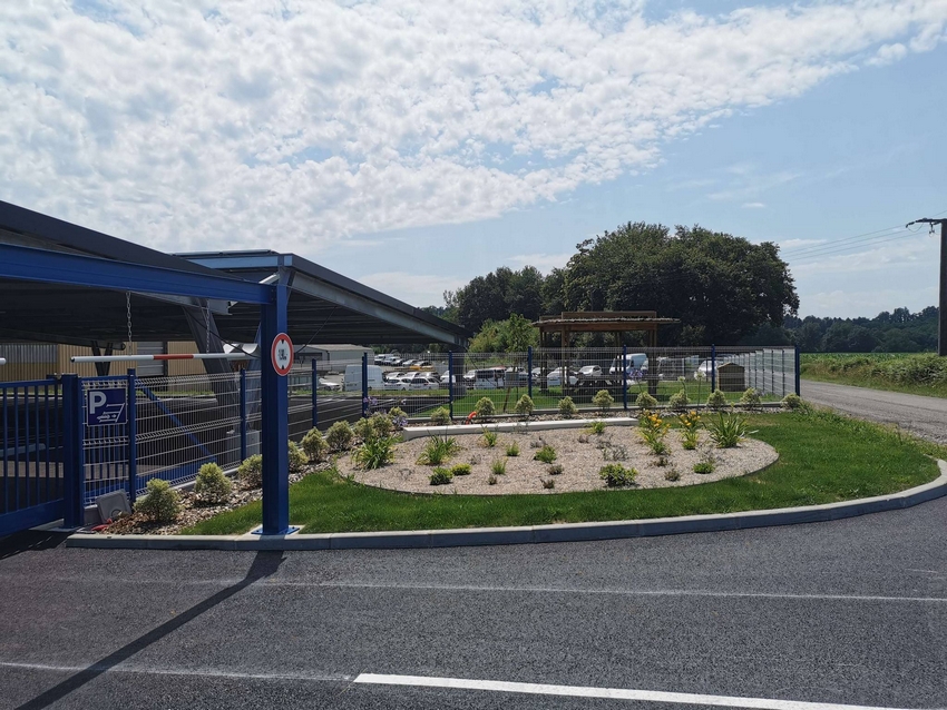 Aménagements paysagers pour une entreprise du Béarn - Castagnous Paysage