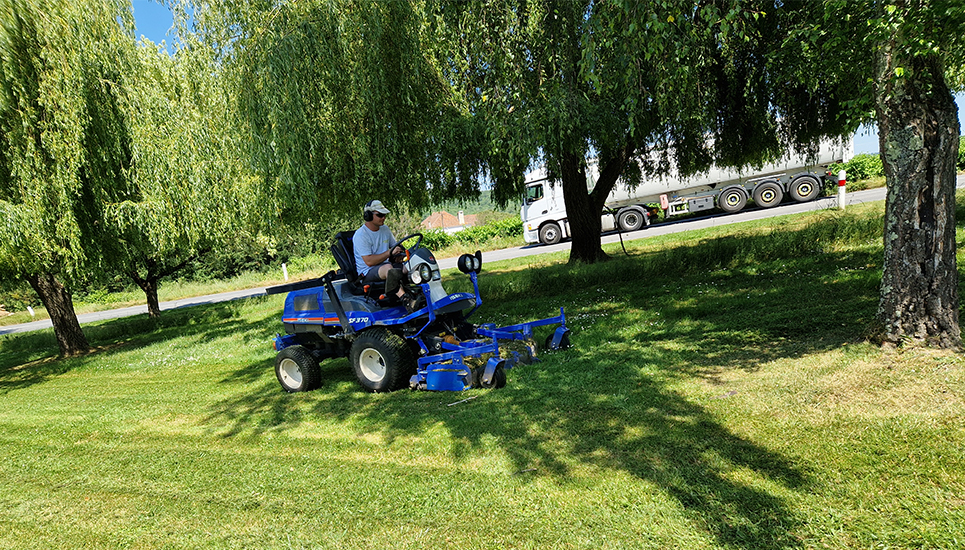 Tonte et entretien de pelouses dans le Béarn